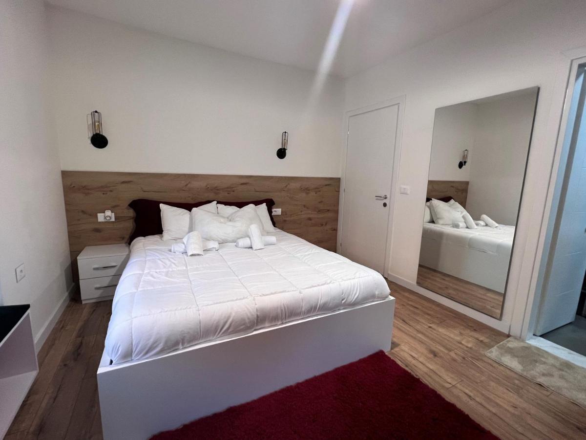 Grand Park & Bllok Area Rooms Tirana Exterior photo