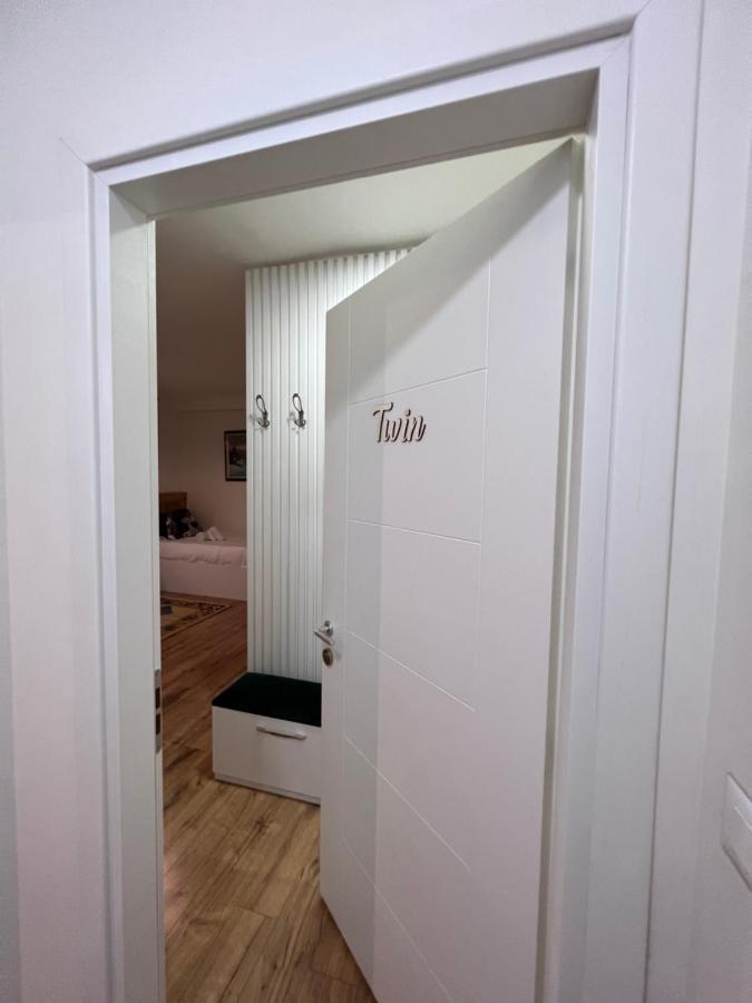 Grand Park & Bllok Area Rooms Tirana Exterior photo