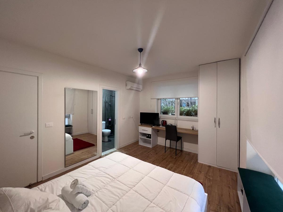Grand Park & Bllok Area Rooms Tirana Exterior photo
